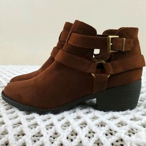 BC | Born in California Brown Harness Heel Ankle Bootie Size 6
